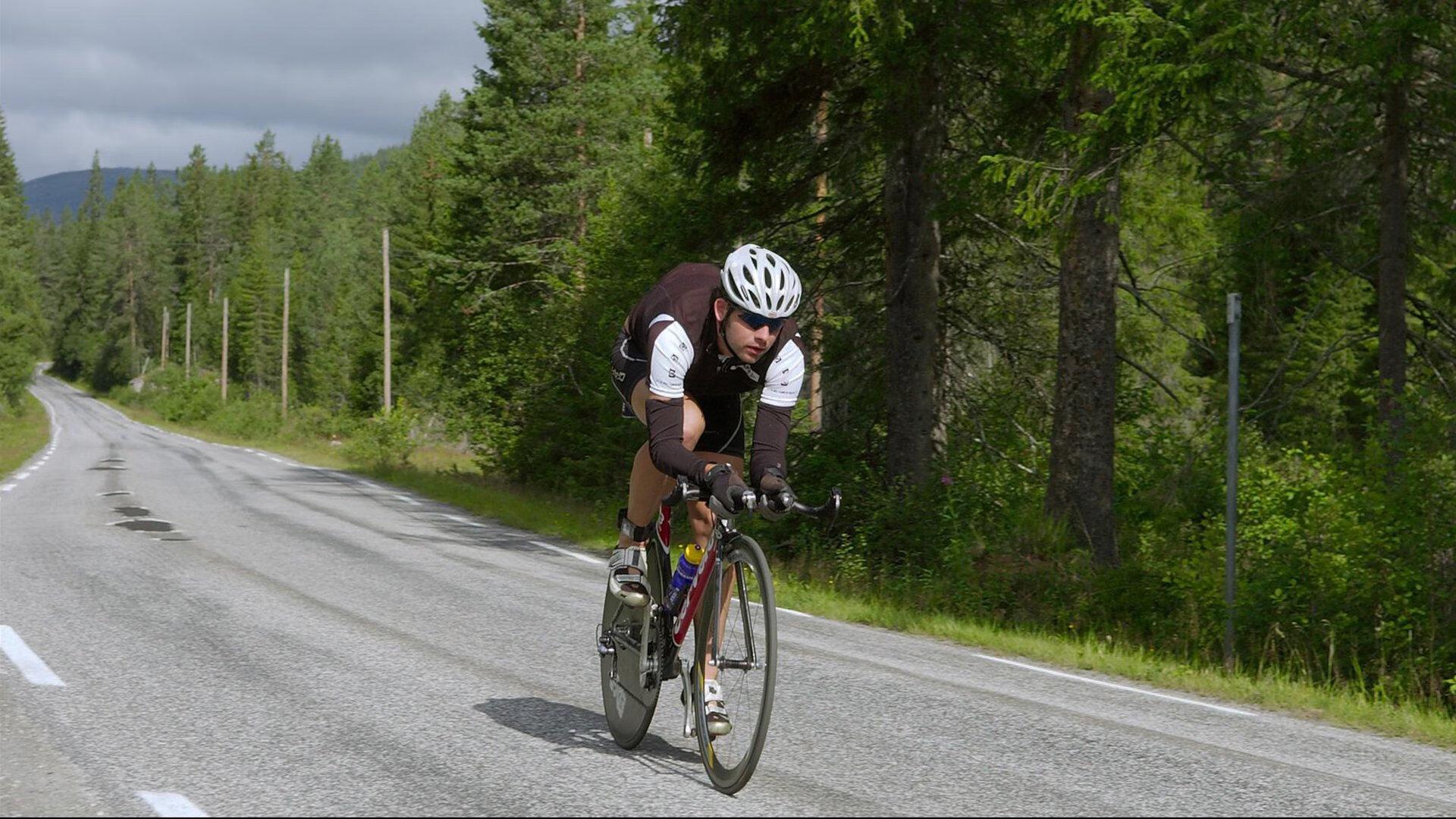 乌拉圭险胜暴露进攻隐患,超级锋线全哑火,巴尔韦德成唯一亮点